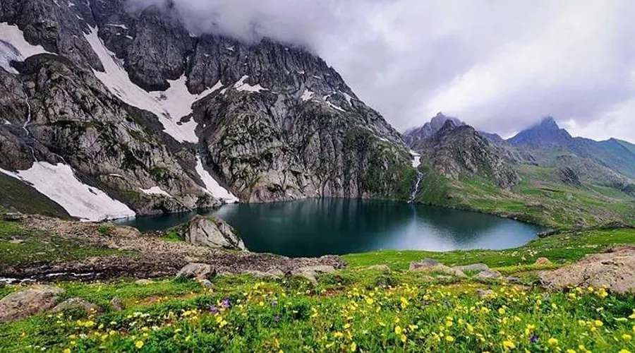 Gadsar Lake, Jammu And Kashmir
